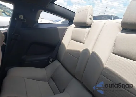 2014 Ford Mustang V6 z USA, uszkodzony, nr VIN 1ZVBP8AM8E5253563